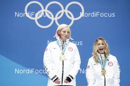 22.02.2018, Pyeongchang, Korea (KOR): Kikkan Randall (USA), Jessica Diggins (USA), (l-r)  - XXIII. Olympic Winter Games Pyeongchang 2018, cross-country, medals, Pyeongchang (KOR). www.nordicfocus.com. © Modica/NordicFocus. Every downloaded picture is fee-liable.