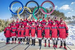 09.02.2018, Pyeongchang, Korea (KOR): Canadian Team posing for a portrait under the Olympic Rings    - XXIII. Olympic Winter Games Pyeongchang 2018, cross-country, training, Pyeongchang (KOR). www.nordicfocus.com. © Modica/NordicFocus. Every downloaded picture is fee-liable.