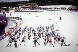 01.12.2018, Lillehammer, Norway (NOR): Mass Start (l-r)  - FIS world cup nordic combined, individual gundersen HS98/10km, Lillehammer (NOR). www.nordicfocus.com. © Modica/NordicFocus. Every downloaded picture is fee-liable.
