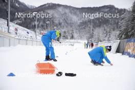 15.01.2019, Ruhpolding, Germany (GER): Event Feature: volunteers prepare the track for the world cup -  IBU world cup biathlon, training, Ruhpolding (GER). www.nordicfocus.com. © Manzoni/NordicFocus. Every downloaded picture is fee-liable.