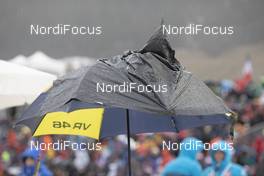 20.12.2019, Annecy-Le Grand Bornand, France (FRA): Event Feature: reaction to the heavy rain -  IBU world cup biathlon, sprint women, Annecy-Le Grand Bornand (FRA). www.nordicfocus.com. © Manzoni/NordicFocus. Every downloaded picture is fee-liable.