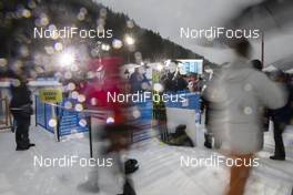 20.12.2019, Annecy-Le Grand Bornand, France (FRA): Event Feature: busy mixed zone in the rain -  IBU world cup biathlon, sprint women, Annecy-Le Grand Bornand (FRA). www.nordicfocus.com. © Manzoni/NordicFocus. Every downloaded picture is fee-liable.