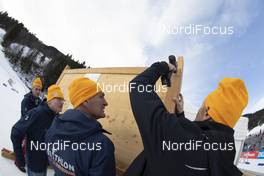 18.12.2019, Annecy-Le Grand Bornand, France (FRA): Event Feature: volunteers fix the stadium -  IBU world cup biathlon, training, Annecy-Le Grand Bornand (FRA). www.nordicfocus.com. © Manzoni/NordicFocus. Every downloaded picture is fee-liable.
