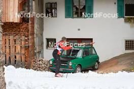 27.01.2019, Cavalese, Italy (ITA): athlete with classic car - Visma Ski Classics and FIS Worldloppet Cup Marcialonga, Cavalese (ITA). www.nordicfocus.com. © Rauschendorfer/NordicFocus. Every downloaded picture is fee-liable.