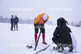 03.03.2019, Mora, Sweden (SWE): Event Feature: undefined athlete gives his ski a last finish - Visma Ski Classics and FIS Marathon Cup Vasaloppet, Mora (SWE). www.nordicfocus.com. © Manzoni/NordicFocus. Every downloaded picture is fee-liable.