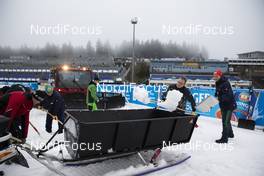 10.01.2020, Oberhof, Germany (GER): Event Feature: volunteers shuffle snow to safe the stadium and the tracks -  IBU world cup biathlon, training, Oberhof (GER). www.nordicfocus.com. © Manzoni/NordicFocus. Every downloaded picture is fee-liable.