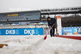 10.01.2020, Oberhof, Germany (GER): Event Feature: a volunteer prepares the finish line -  IBU world cup biathlon, training, Oberhof (GER). www.nordicfocus.com. © Manzoni/NordicFocus. Every downloaded picture is fee-liable.