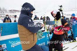 14.01.2021, Oberhof, Germany (GER): Patrick Oberegger (ITA) coach Team Norway, Marte Olsbu Roeiseland (NOR), (l-r) -  IBU World Cup Biathlon, sprint women, Oberhof (GER). www.nordicfocus.com. © Manzoni/NordicFocus. Every downloaded picture is fee-liable.