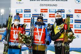 21.03.2021, Oestersund, Sweden, (SWE): Eduard Latypov (RUS), Simon Desthieux (FRA), Johannes Thingnes Boe (NOR), (l-r) - IBU World Cup Biathlon, mass men, Oestersund (SWE). www.nordicfocus.com. © Manzoni/NordicFocus. Every downloaded picture is fee-liable.