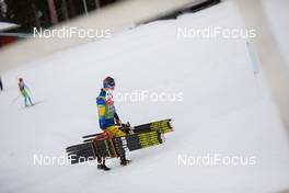 17.03.2021, Oestersund, Sweden, (SWE): Event Feature: swedish team staff carries skis - IBU World Cup Biathlon, training, Oestersund (SWE). www.nordicfocus.com. © Manzoni/NordicFocus. Every downloaded picture is fee-liable.