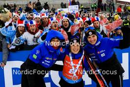 28.11.2021, Oestersund, Sweden, (SWE): Chloe Chevalier (FRA), Anais Chevalier-Bouchet (FRA), Julia Simon (FRA), (l-r) - IBU World Cup Biathlon, sprint women, Oestersund (SWE). www.nordicfocus.com. © Manzoni/NordicFocus. Every downloaded picture is fee-liable.