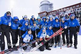 04.12.2021, Oestersund, Sweden, (SWE): Anais Chevalier-Bouchet (FRA), Anais Bescond (FRA), (l-r) - IBU World Cup Biathlon, pursuit women, Oestersund (SWE). www.nordicfocus.com. © Manzoni/NordicFocus. Every downloaded picture is fee-liable.