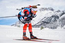 10.12.2021, Hochfilzen, Austria (AUT): Scott Gow (CAN) -  IBU World Cup Biathlon, sprint men, Hochfilzen (AUT). www.nordicfocus.com. © Tumashov/NordicFocus. Every downloaded picture is fee-liable.