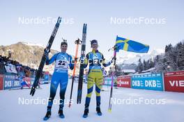 19.12.2021, Annecy-Le Grand Bornand, France (FRA): Julia Simon (FRA), Elvira Oeberg (SWE), (l-r) - IBU World Cup Biathlon, mass women, Annecy-Le Grand Bornand (FRA). www.nordicfocus.com. © Manzoni/NordicFocus. Every downloaded picture is fee-liable.