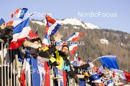 18.12.2021, Annecy-Le Grand Bornand, France (FRA): Event Feature: French Fans celebrate -  IBU World Cup Biathlon, pursuit men, Annecy-Le Grand Bornand (FRA). www.nordicfocus.com. © Manzoni/NordicFocus. Every downloaded picture is fee-liable.