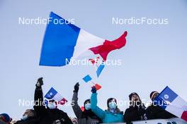 18.12.2021, Annecy-Le Grand Bornand, France (FRA): Event Feature: French Fans celebrate -  IBU World Cup Biathlon, pursuit women, Annecy-Le Grand Bornand (FRA). www.nordicfocus.com. © Manzoni/NordicFocus. Every downloaded picture is fee-liable.