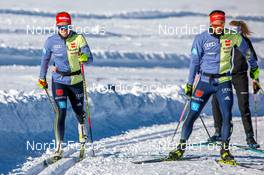 17.10.2021, Ramsau, Austria (AUT): Katharina Hennig (GER), Christian Dotzler (GER) (l-r) - Cross-Country training, Ramsau (AUT). www.nordicfocus.com. © Volk/NordicFocus. Every downloaded picture is fee-liable.