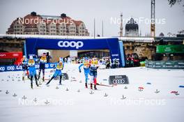 18.12.2021, Dresden, Germany (GER): Thomas Helland Larsen (NOR), Federico Pellegrino (ITA), James Clinton Schoonmaker (USA), Haavard Solaas Taugboel (NOR), Richard Jouve (FRA), Lucas Chanavat (FRA), (l-r) - FIS world cup cross-country, individual sprint, Dresden (GER). www.nordicfocus.com. © Tumashov/NordicFocus. Every downloaded picture is fee-liable.