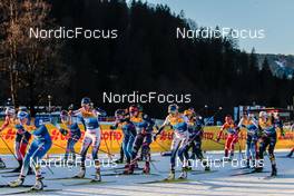 31.12.2021, Oberstdorf, Germany (GER): Anamarija Lampic (SLO), Frida Karlsson (SWE), Nadine Faehndrich (SUI), Julia Kern (USA), Johanna Matintalo (FIN), Victoria Carl (GER), (l-r)  - FIS world cup cross-country, tour de ski, mass women, Oberstdorf (GER). www.nordicfocus.com. © Modica/NordicFocus. Every downloaded picture is fee-liable.