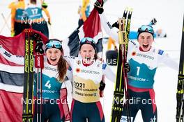 27.02.2021, Oberstdorf, Germany (GER): Marte Leinan Lund (NOR), Gyda Westvold Hansen (NOR), Mari Leinan Lund (NOR), (l-r) - FIS nordic world ski championships nordic combined women, individual gundersend HS106/5km, Oberstdorf (GER). www.nordicfocus.com. © Modica/NordicFocus. Every downloaded picture is fee-liable.