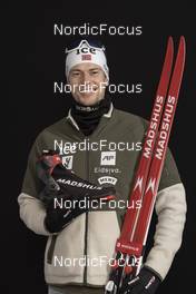 25.11.2021, Oestersund, Sweden, (SWE): Sturla Holm Laegreid (NOR) - IBU World Cup Biathlon, photoshooting, Oestersund (SWE). www.nordicfocus.com. © Manzoni/NordicFocus. Every downloaded picture is fee-liable.