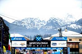31.01.2021, Val di Fiemme, Italy (ITA): Evemt Feature: View over the finish line to the italian mountains  - Visma Ski Classics and FIS Marathon Cup Marcialonga, Val di Fiemme (ITA). www.nordicfocus.com. © Modica/NordicFocus. Every downloaded picture is fee-liable.