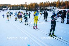 19.12.2021, Groenklitt, Sweden (SWE): Lina Korsgren (SWE), Linn Soemskar (SWE), Ida Dahl (SWE), Britta Johansson Norgren (SWE), Astrid Oeyre Slind (NOR), Emilie Fleten (NOR), (l-r) - Visma Ski Classics Orsa Groenklitt Individual Prologue - Groenklitt (SWE). www.nordicfocus.com. © Modica/NordicFocus. Every downloaded picture is fee-liable.