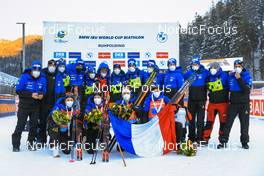 14.01.2022, Ruhpolding, Germany (GER): Anais Chevalier-Bouchet (FRA), Chloe Chevalier (FRA), Justine Braisaz-Bouchet (FRA), Julia Simon (FRA), Event Feature: French Team- IBU World Cup Biathlon, relay women, Ruhpolding (GER). www.nordicfocus.com. © Manzoni/NordicFocus. Every downloaded picture is fee-liable.