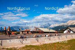 24.08.2022, Lavaze, Italy (ITA): Ragnar Hagen (NOR), Patrick Oberegger (ITA), Karoline Offigstad Knotten (NOR), Ida Lien (NOR), Ingrid Landmark Tandrevold (NOR), Ragnhild Femsteinevik (NOR), (l-r)  - Biathlon summer training, Lavaze (ITA). www.nordicfocus.com. © Barbieri/NordicFocus. Every downloaded picture is fee-liable.