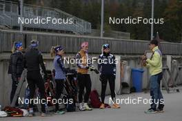 03.10.2022, Ruhpolding, Germany (GER): Franziska Preuss (GER), Vanessa Hinz (GER), Marion Wiesensarter (GER), Denise Herrmann (GER), Marte Olsbu Roeiseland (NOR), Sverre Roeiseland (NOR), coach Team Germany - Biathlon summer training, Ruhpolding (GER). www.nordicfocus.com. © Reiter/NordicFocus. Every downloaded picture is fee-liable.