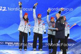 06.02.2022, Beijing, China (CHN): Uliana Nigmatullina (ROC), Alexander Loginov (ROC), Kristina Reztsova (ROC), Eduard Latypov (ROC), (l-r), Olle Dahlin (SWE), IBU President, (l-r) - XXIV. Olympic Winter Games Beijing 2022, Biathlon, medals, Beijing (CHN). www.nordicfocus.com. © Manzoni/NordicFocus. Every downloaded picture is fee-liable.