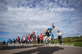 16.10.2022, Arcon, France (FRA): Jacques Jefferies (FRA), Remi Broutier (FRA), (l-r)  - Biathlon Samse Summer Tour, pursuit, Arcon (FRA). www.nordicfocus.com. © Thibaut/NordicFocus. Every downloaded picture is fee-liable.
