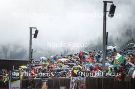 28.08.2022, Ruhpolding, Germany (GER): Event Feature: Public waiting for the start of the race - IBU Summer Biathlon World Championships, mass men, Ruhpolding (GER). www.nordicfocus.com. © Manzoni/NordicFocus. Every downloaded picture is fee-liable.