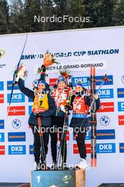 18.12.2022, Annecy-Le Grand Bornand, France (FRA): Julia Simon (FRA), Lisa Theresa Hauser (AUT), Anais Chevalier-Bouchet (FRA), (l-r), (l-r) -  IBU World Cup Biathlon, mass women, Annecy-Le Grand Bornand (FRA). www.nordicfocus.com. © Authamayou/NordicFocus. Every downloaded picture is fee-liable.
