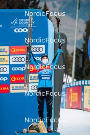 04.01.2022, Val di Fiemme, Italy (ITA): Delphine Claudel (FRA), (l-r) - FIS world cup cross-country, tour de ski, final climb women, Val di Fiemme (ITA). www.nordicfocus.com. © Modica/NordicFocus. Every downloaded picture is fee-liable.