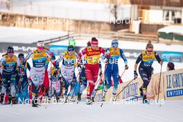 03.01.2022, Val di Fiemme, Italy (ITA): Krista Parmakoski (FIN), Johanna Hagstroem (SWE), Ebba Andersson (SWE), Natalia Nepryaeva (RUS), Anamarija Lampic (SLO), Jessie Diggins (USA), (l-r)  - FIS world cup cross-country, tour de ski, mass women, Val di Fiemme (ITA). www.nordicfocus.com. © Modica/NordicFocus. Every downloaded picture is fee-liable.