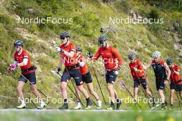 27.09.2022, Lavaze, Italy (ITA): Anniken Gjerde  Alnes  (NOR), Johan Hoel  (NOR), Andreas Nygaard (NOR), Anders Aukland  (NOR), Joar Thele  (NOR), Oskar Kardin  (SWE), (l-r)  - Cross-Country training, Lavaze (ITA). www.nordicfocus.com. © Vanzetta/NordicFocus. Every downloaded picture is fee-liable.