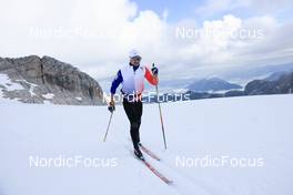 12.10.2022, Ramsau am Dachstein, Austria (AUT): Renaud Jay (FRA) - Cross-Country training, Ramsau am Dachstein (AUT). www.nordicfocus.com. © Manzoni/NordicFocus. Every downloaded picture is fee-liable.