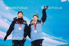 05.02.2022, Beijing, China (CHN): Maja Dahlqvist (SWE), Jonna Sundling (SWE), (l-r)  - XXIV. Olympic Winter Games Beijing 2022, cross-country, medals, Beijing (CHN). www.nordicfocus.com. © Modica/NordicFocus. Every downloaded picture is fee-liable.