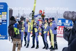26.11.2022, Ruka, Finland (FIN): Katharina Hennig (GER) with her team - FIS world cup cross-country, 10km, Ruka (FIN). www.nordicfocus.com. © Thibaut/NordicFocus. Every downloaded picture is fee-liable.