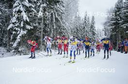04.12.2022, Lillehammer, Norway (NOR): Tiril Udnes Weng (NOR), Ebba Andersson (SWE), Anne Kjersti Kalvaa (NOR), Heidi Weng (NOR), Frida Karlsson (SWE), Katharina Hennig (GER), Victoria Carl (GER), (l-r)  - FIS world cup cross-country, mass, Lillehammer (NOR). www.nordicfocus.com. © Thibaut/NordicFocus. Every downloaded picture is fee-liable.