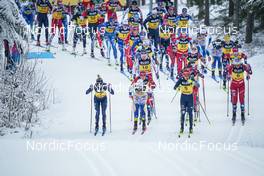04.12.2022, Lillehammer, Norway (NOR): Jessie Diggins (USA), Emma Ribom (SWE), Nadine Faehndrich (SUI), Katharina Hennig (GER), Frida Karlsson (SWE), Anne Kjersti Kalvaa (NOR), (l-r)  - FIS world cup cross-country, mass, Lillehammer (NOR). www.nordicfocus.com. © Thibaut/NordicFocus. Every downloaded picture is fee-liable.