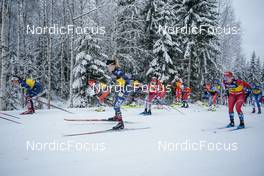 04.12.2022, Lillehammer, Norway (NOR): Julia Kern (USA), Katherine Stewart-Jones (CAN), Sophia Laukli (USA), Masako Ishida (JPN), Julie Bjervig Drivenes (NOR), (l-r)  - FIS world cup cross-country, mass, Lillehammer (NOR). www.nordicfocus.com. © Thibaut/NordicFocus. Every downloaded picture is fee-liable.