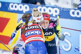 04.12.2022, Lillehammer, Norway (NOR): Tiril Udnes Weng (NOR), Frida Karlsson (SWE), Katharina Hennig (GER), (l-r)  - FIS world cup cross-country, mass, Lillehammer (NOR). www.nordicfocus.com. © Thibaut/NordicFocus. Every downloaded picture is fee-liable.