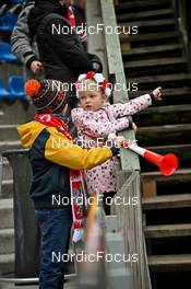 06.11.2022, Wisla, Poland (POL): feature: kids, happy, joy - FIS world cup ski jumping women, individual HS134, Wisla (POL). www.nordicfocus.com. © Reichert/NordicFocus. Every downloaded picture is fee-liable.