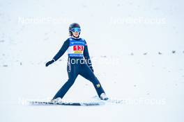 29.12.2022, Villach, Austria (AUT): Abigail Strate (CAN) - FIS world cup ski jumping women, individual HS98, Villach (AUT). www.nordicfocus.com. © Thibaut/NordicFocus. Every downloaded picture is fee-liable.