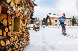 22.01.2022, Zuoz Switzerland (SUI): Emil Persson (SWE), Kasper Stadaas (NOR), (l-r) - Visma Ski Classics La Diagonela, Zuoz (SUI). www.nordicfocus.com. © Tumashov/NordicFocus. Every downloaded picture is fee-liable.