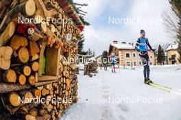 22.01.2022, Zuoz Switzerland (SUI): Mattis Stenshagen (NOR), Emil Persson (SWE), (l-r) - Visma Ski Classics La Diagonela, Zuoz (SUI). www.nordicfocus.com. © Tumashov/NordicFocus. Every downloaded picture is fee-liable.