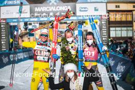 30.01.2022, Val di Fiemme, Italy (ITA): Astrid Oeyre Slind (NOR), Ida Dahl (SWE), Lina Korsgren (SWE), (l-r) - Visma Ski Classics Marcialonga, Val di Fiemme (ITA). www.nordicfocus.com. © Modica/NordicFocus. Every downloaded picture is fee-liable.