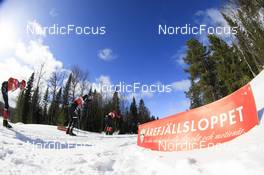 26.03.2022, Valadalen, Sweden (SWE): Oskar Kardin (SWE), Runar Skaug Mathisen (NOR), Joar Andreas Thele (NOR), (l-r) - Visma Ski Classics Arefjaellsloppet, Valadalen (SWE). www.nordicfocus.com. © Manzoni/NordicFocus. Every downloaded picture is fee-liable.